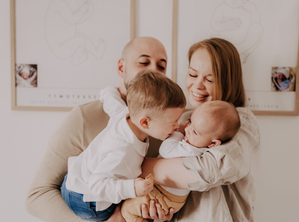 Read more about the article Sesja niemowlęca w domu | Fotograf rodzinny Warszawa