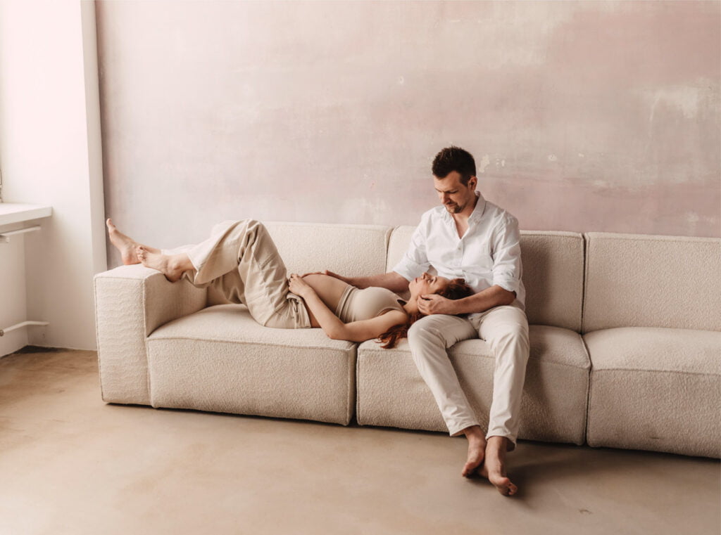 Read more about the article Sesja ciążowa w studio – Warszawa