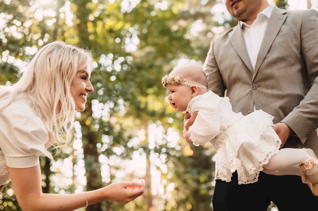 Read more about the article Zdjęcia z Chrztu dziewczynki | Fotograf na chrzest Warszawa i okolice