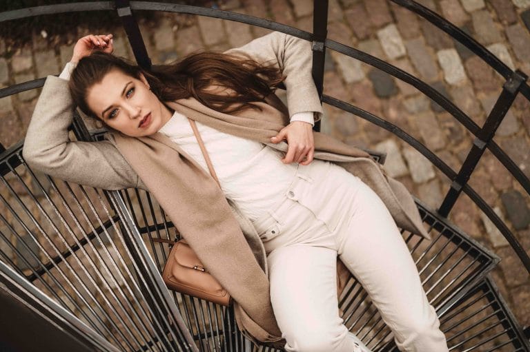 Read more about the article Sesja kobieca na Starym Mieście w Warszawie